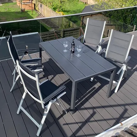 Apartamento Raffael 100 Qm, 2 Grosse Betten Im Wohnzimmer